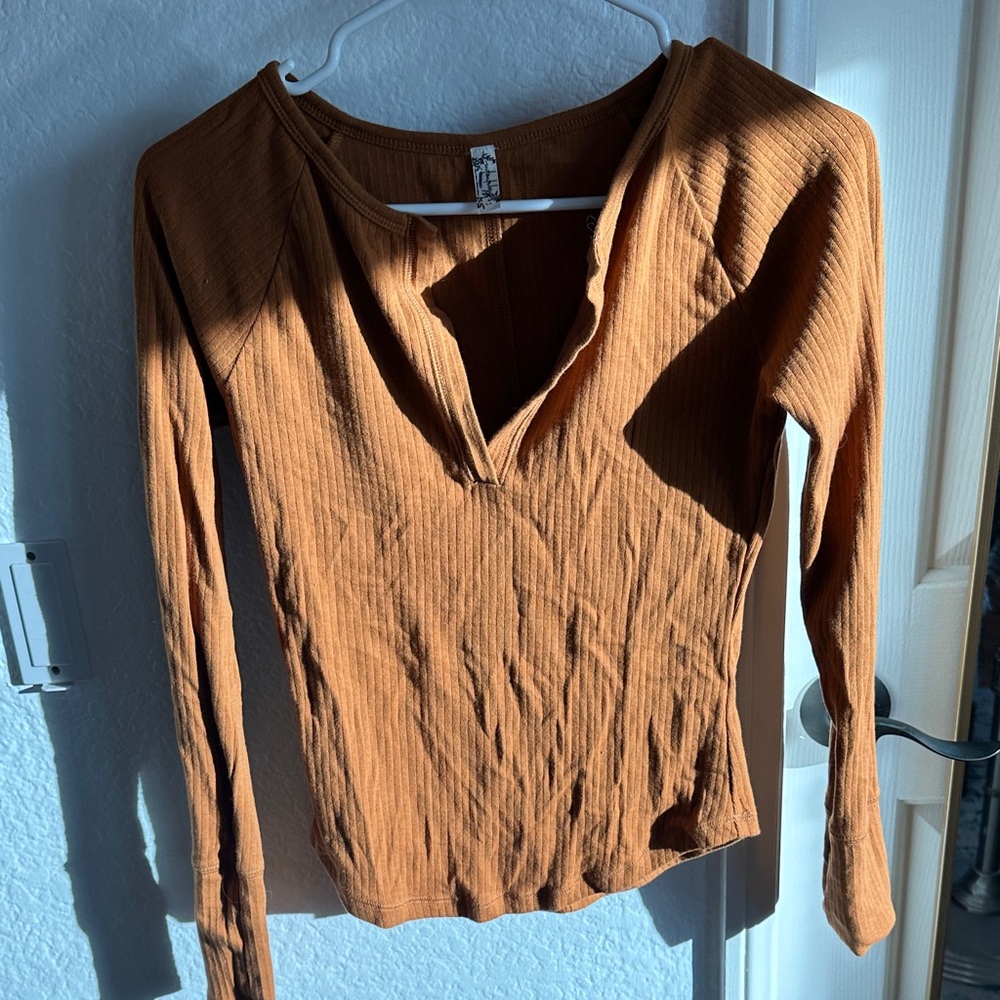 Rust Ribbed Long Sleeve Top - Picture 3 of 3